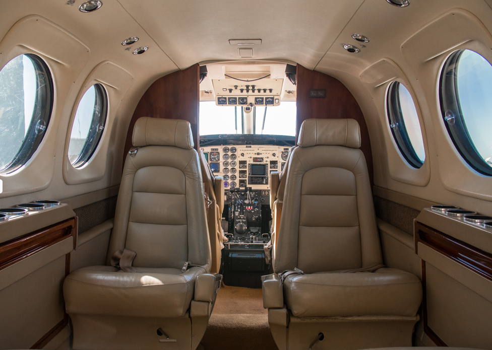 King Air C90 int